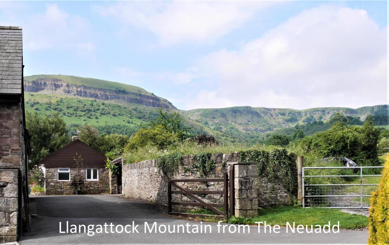 Neuadd B&B Suites Crickhowell Eksteriør billede
