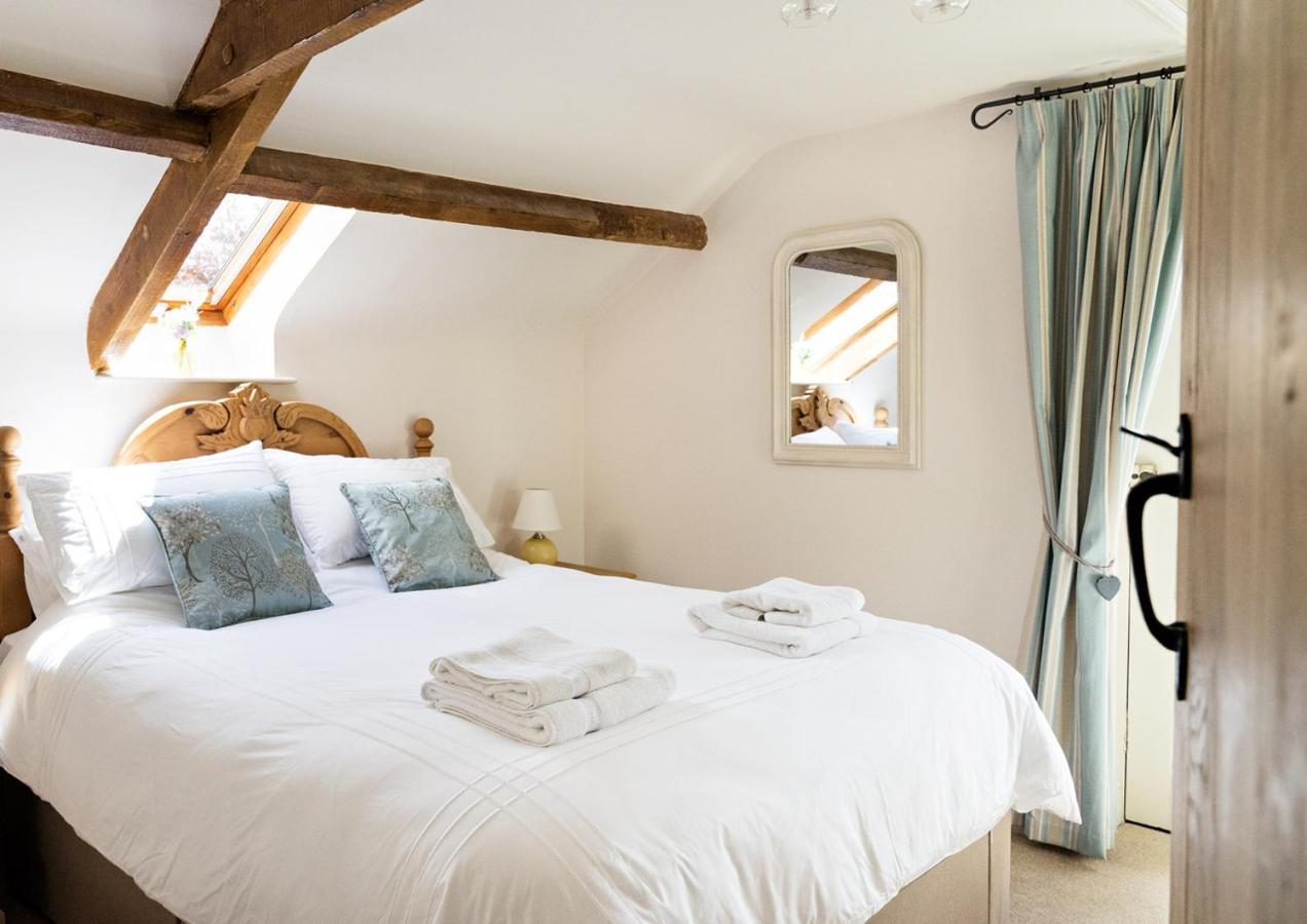 Neuadd B&B Suites Crickhowell Eksteriør billede