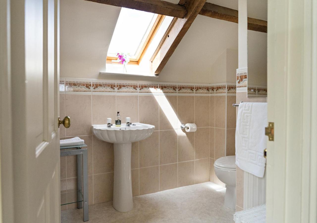 Neuadd B&B Suites Crickhowell Eksteriør billede