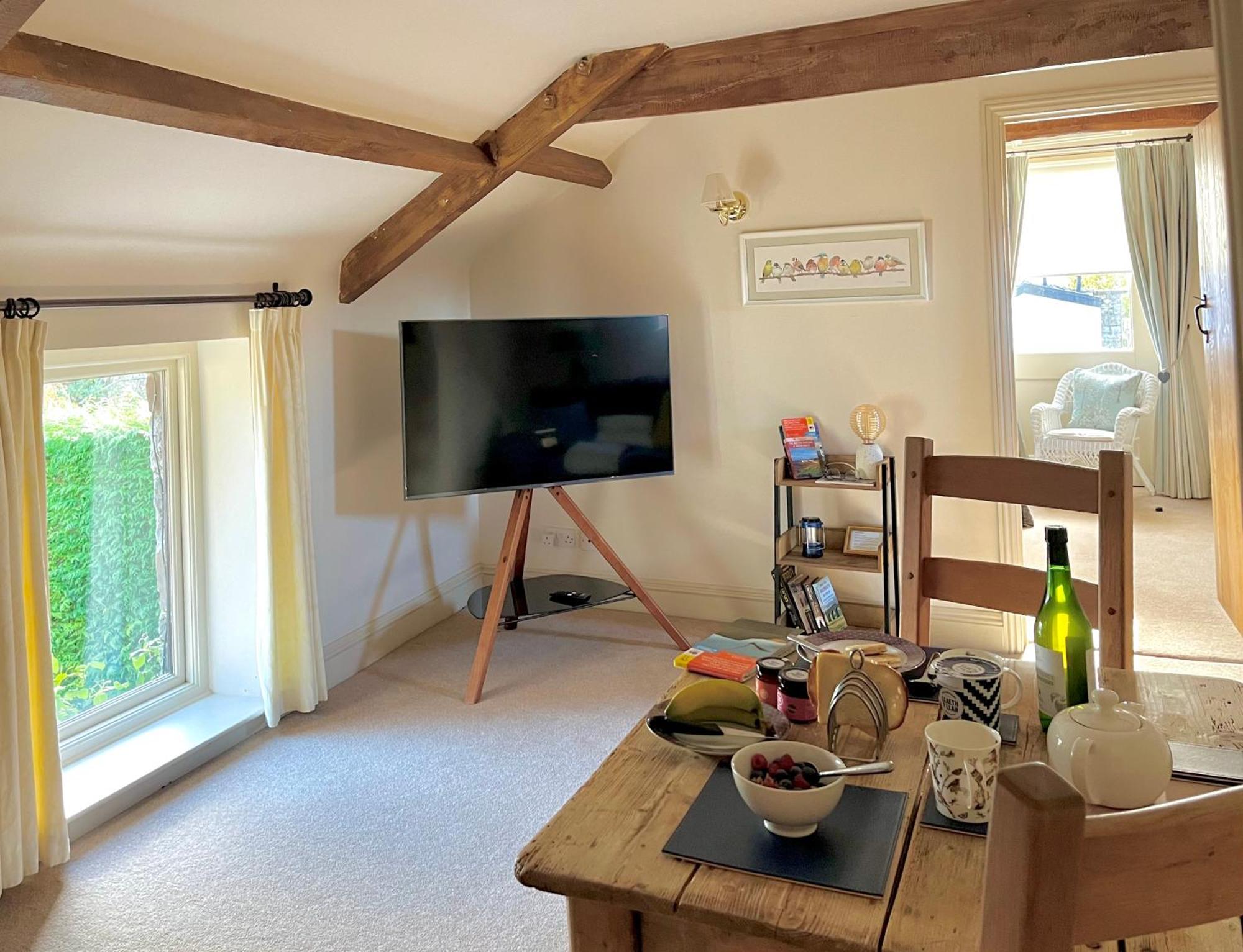 Neuadd B&B Suites Crickhowell Eksteriør billede