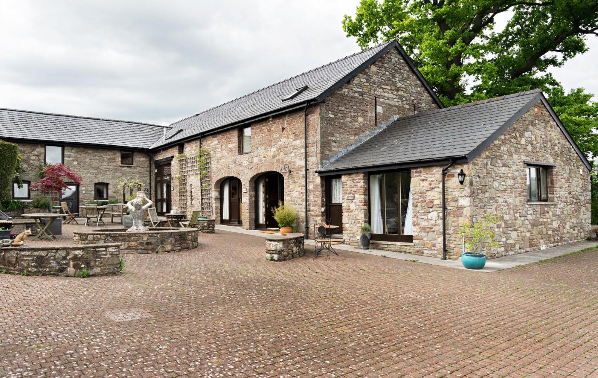 Neuadd B&B Suites Crickhowell Værelse billede